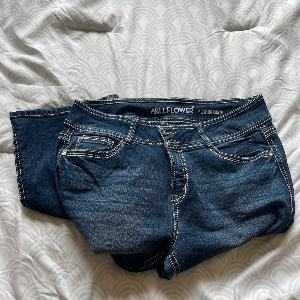 Juniors wallflower jeans
